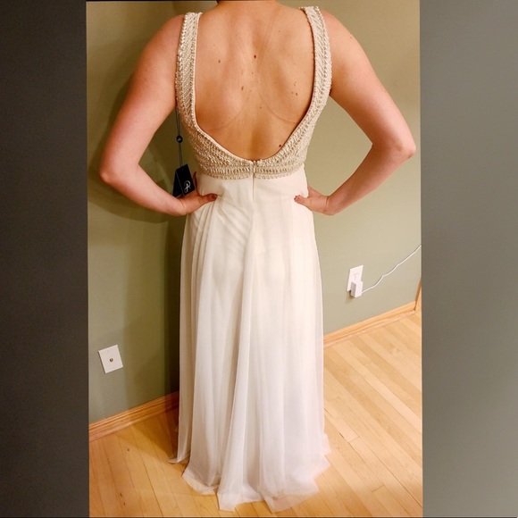 Sz6 Ivory NWT Adrianna Papell Gown - Beaded Bodice - Picture 15 of 15
